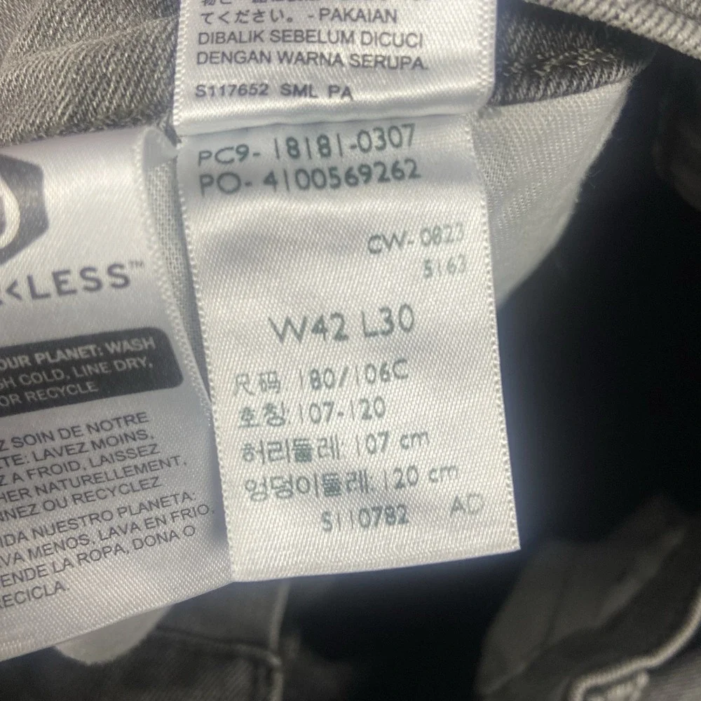 Levi's 541 Jeans Size 42x30 Gray Denim Medium Wash‎ Athletic Fit Tapered Leg